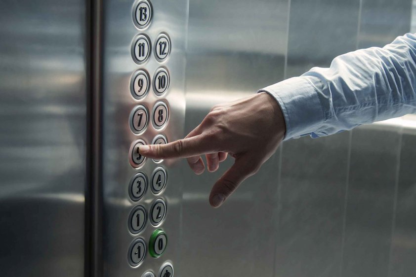 ETIQUETTES YOU SHOULD FOLLOW WHILE USING LIFT IN YOUR APARTMENT BUILDING<